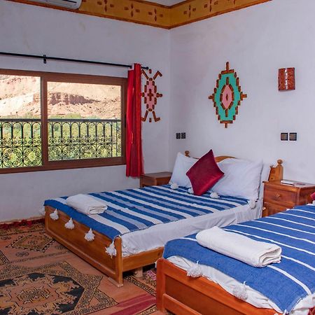 Hotel Awayou Bou Tharar Екстер'єр фото