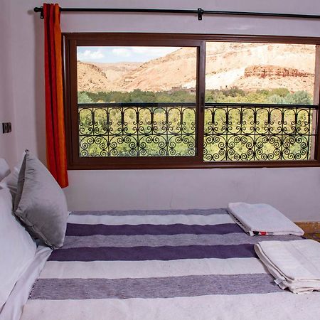 Hotel Awayou Bou Tharar Екстер'єр фото