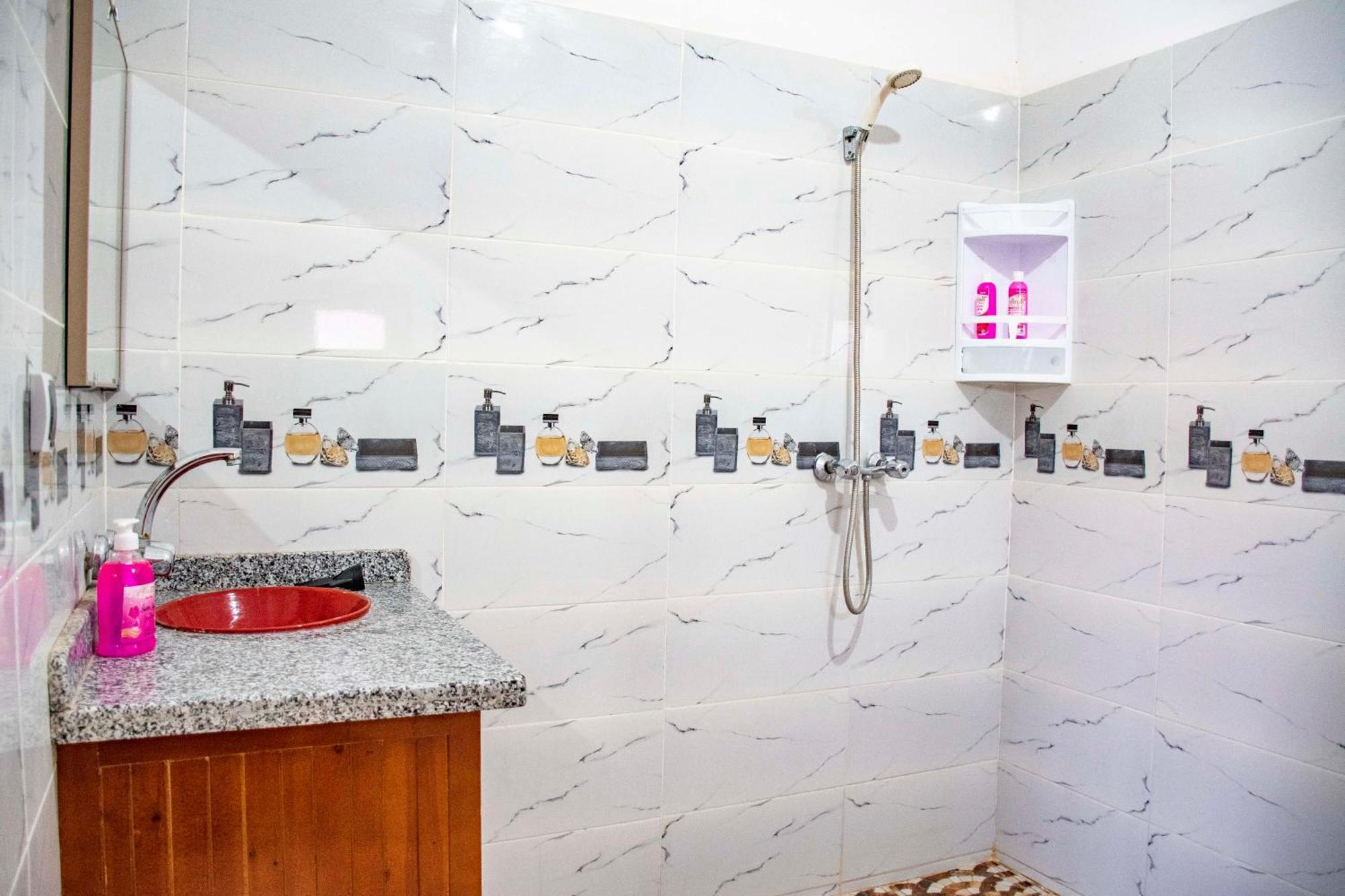 Hotel Awayou Bou Tharar Екстер'єр фото