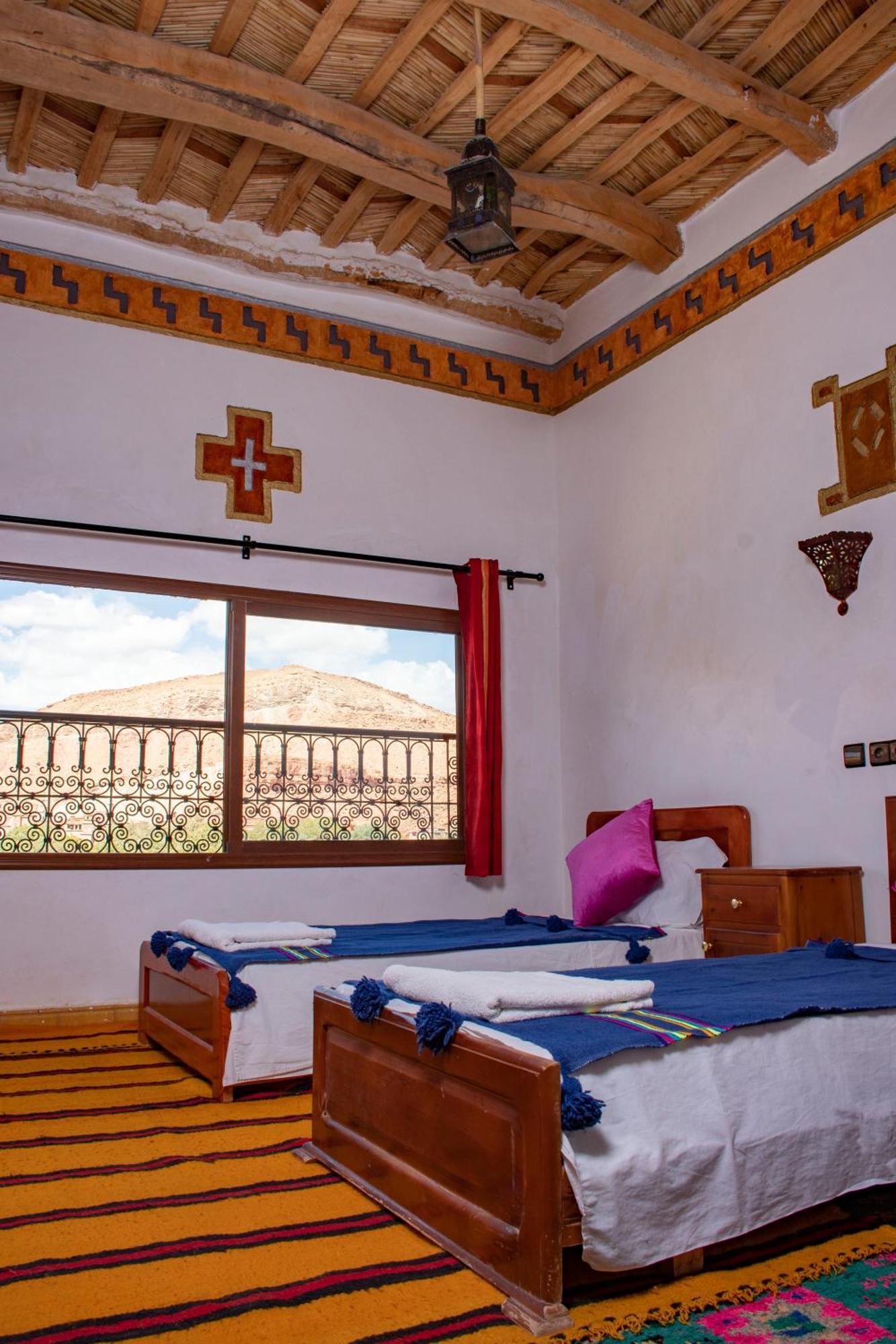 Hotel Awayou Bou Tharar Екстер'єр фото