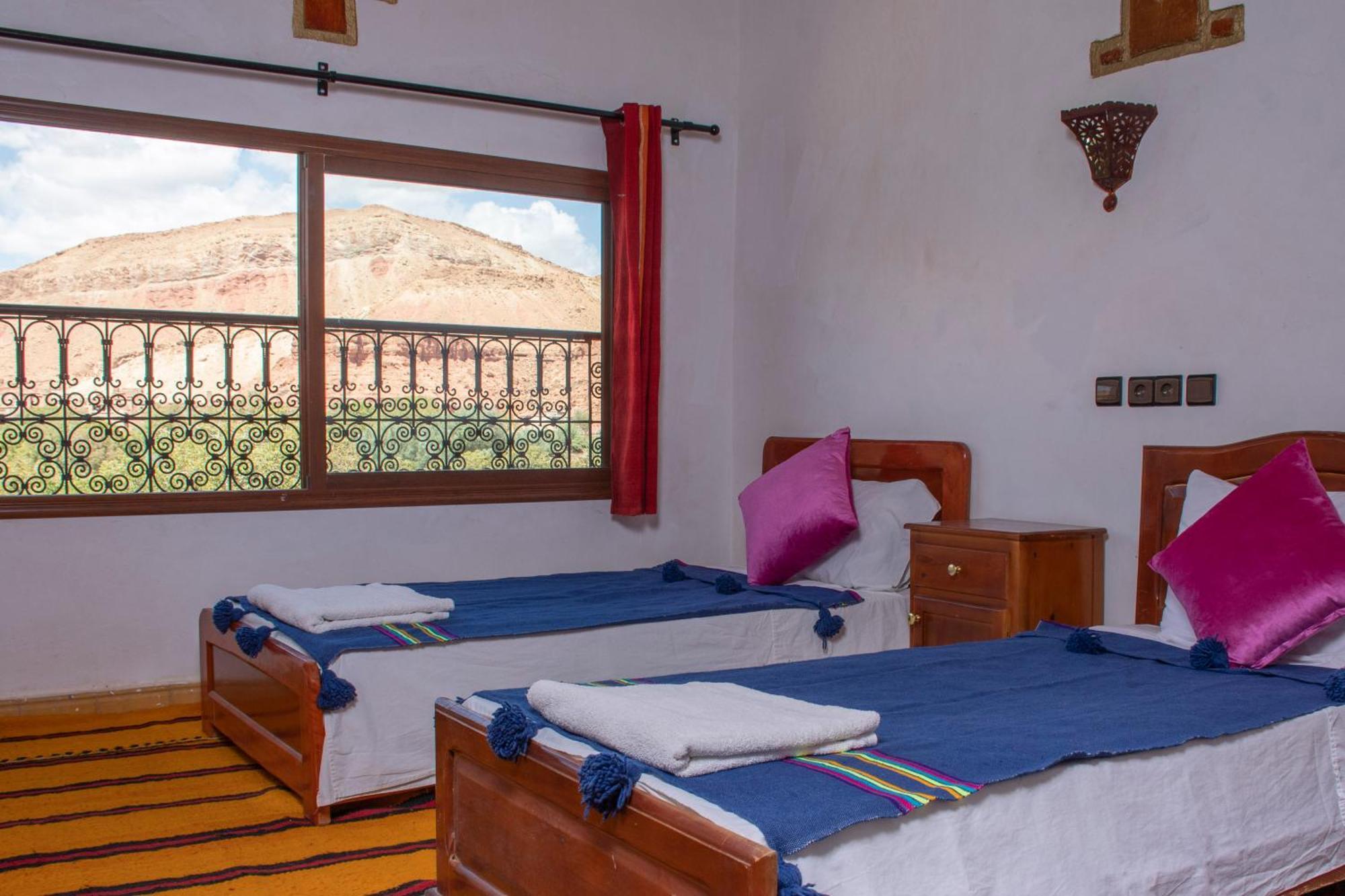 Hotel Awayou Bou Tharar Екстер'єр фото