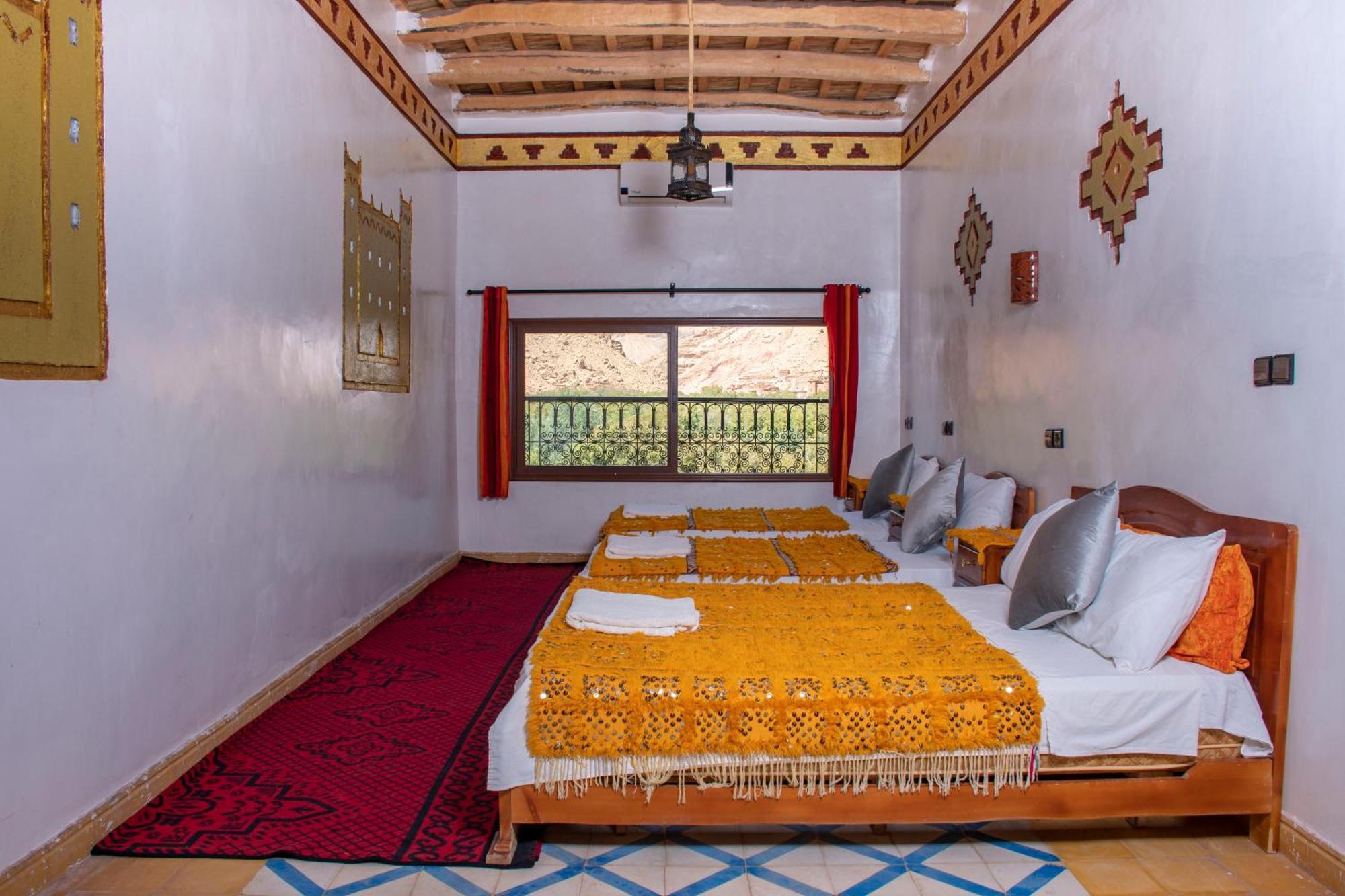 Hotel Awayou Bou Tharar Екстер'єр фото