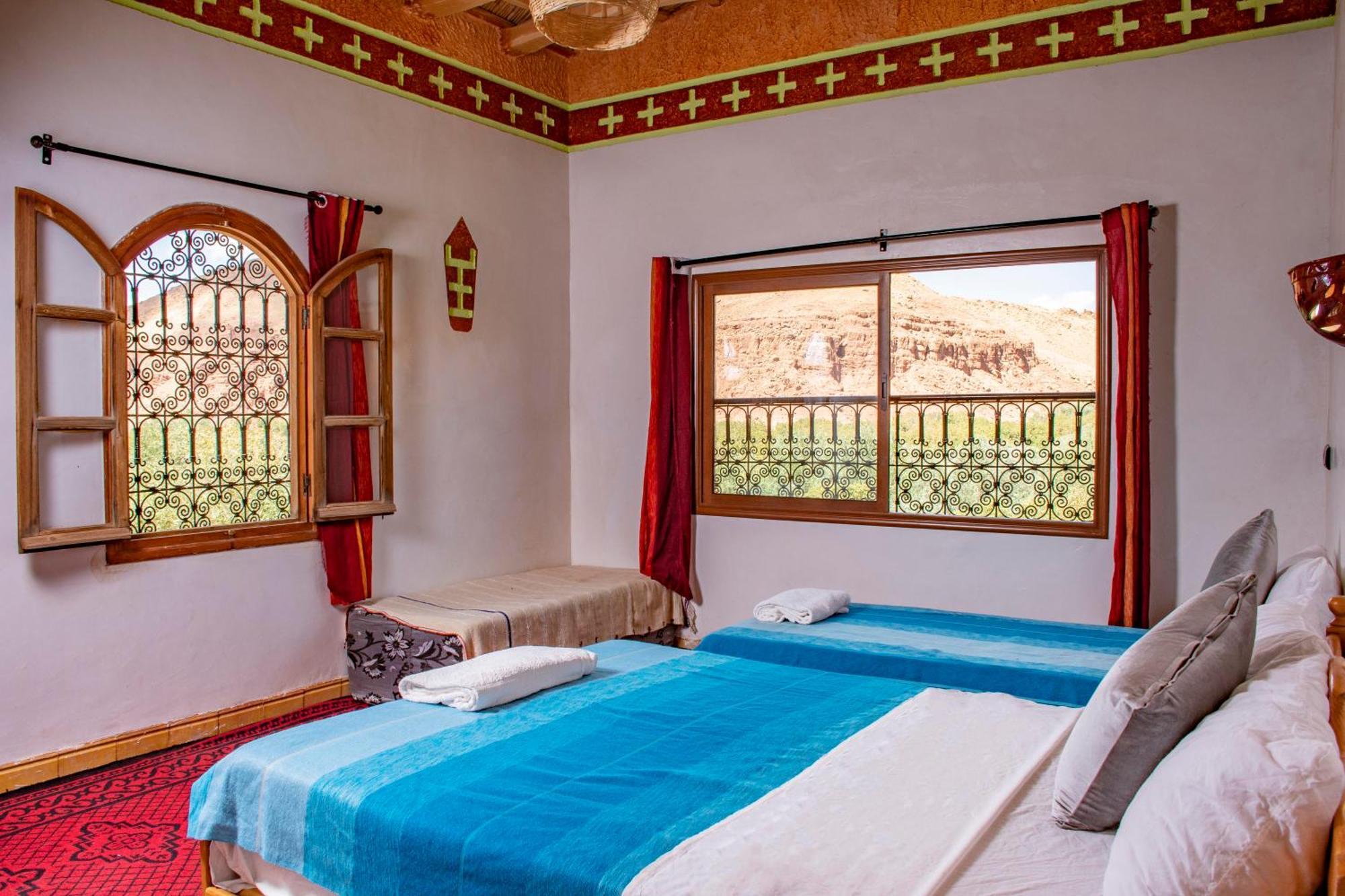 Hotel Awayou Bou Tharar Екстер'єр фото