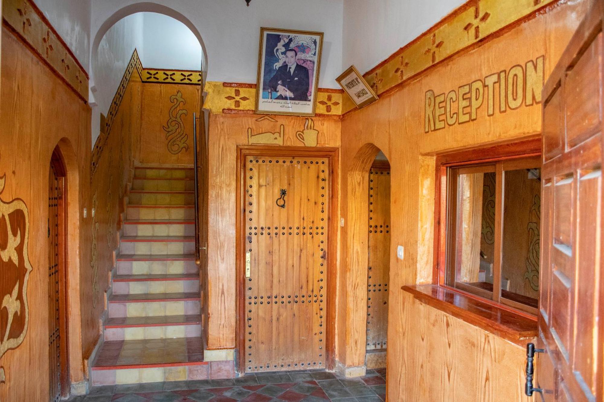 Hotel Awayou Bou Tharar Екстер'єр фото
