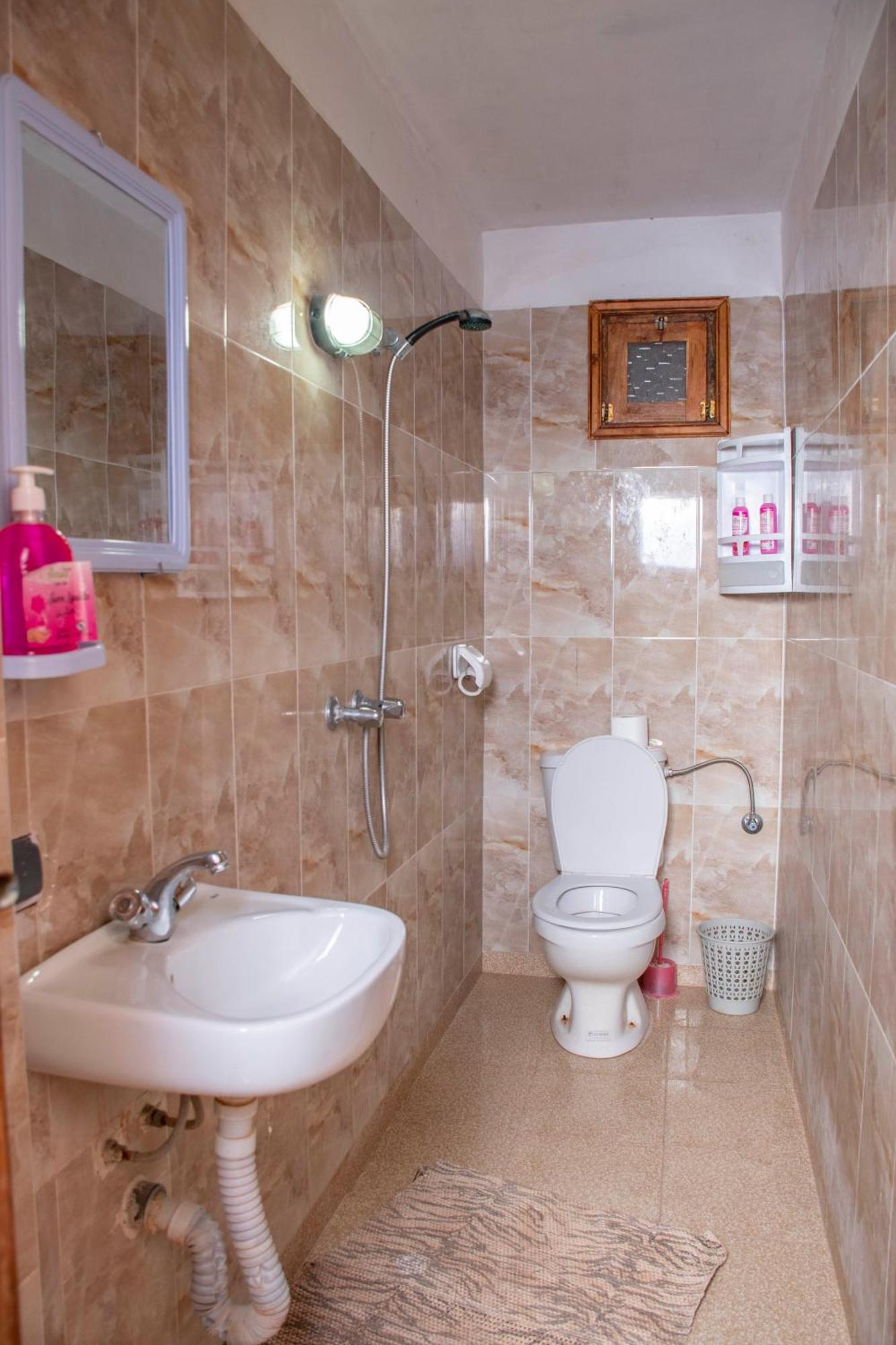 Hotel Awayou Bou Tharar Екстер'єр фото